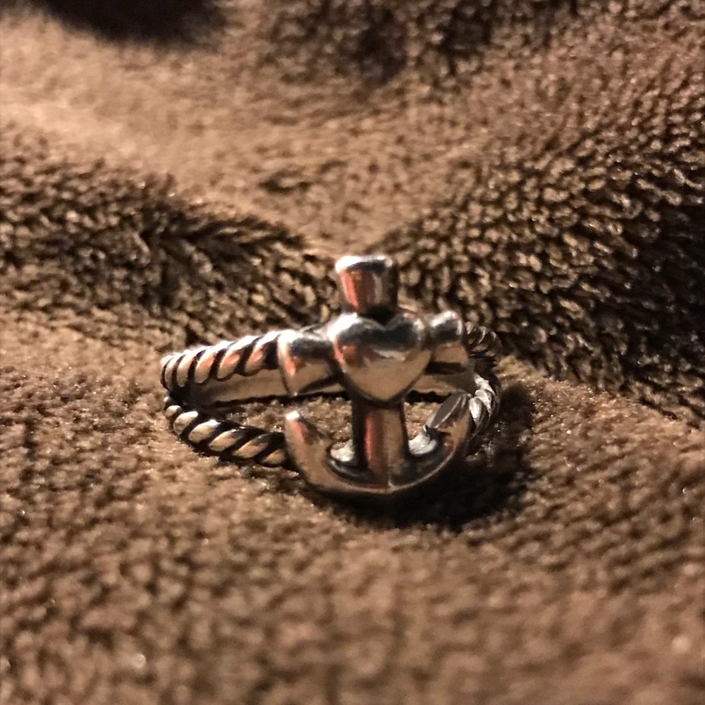 James Avery twisted anchor ring